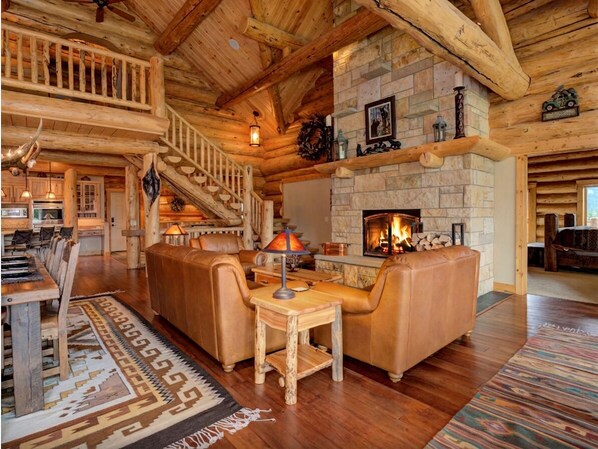 red feather fire - Red Feather Lodge | Luxury Log Cabin for 28 (Big Sky)