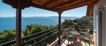 Lake and Sea house!!