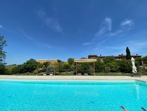 Outdoor pool, an infinity pool - Desiderio, luxury home with pool AC, WIFI and cook school - A Fontanaro Property (Paciano)