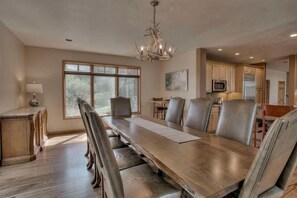 Dining - Family Mountain Escape |  2 miles to slopes• 4BR + Huge Bunk Room • Hot Tub (Keystone)