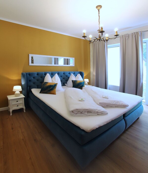 6 Schlafzimmer, Schreibtisch, Reisekinderbett, kostenloses WLAN