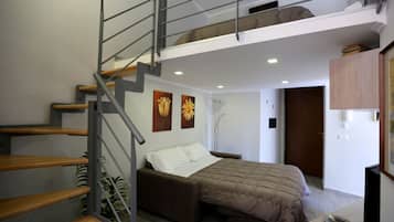 1 bedroom, in-room safe, desk, iron/ironing board