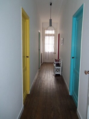 المنشأة من الداخل