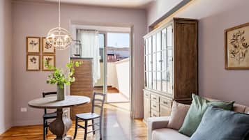 Apartamento, terraza | Zona de estar | Una Smart TV, Netflix