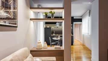 Apartamento, varias camas | Decoración individual, mobiliario individual, sistema de insonorización