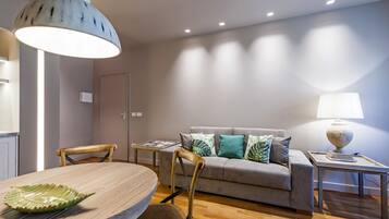 Apartamento, balcón | 1 dormitorio, decoración individual, mobiliario individual