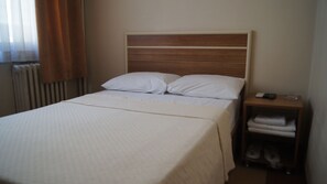 1 bedroom, desk, blackout drapes, soundproofing - Yeni Caglayan Otel (Istanbul)
