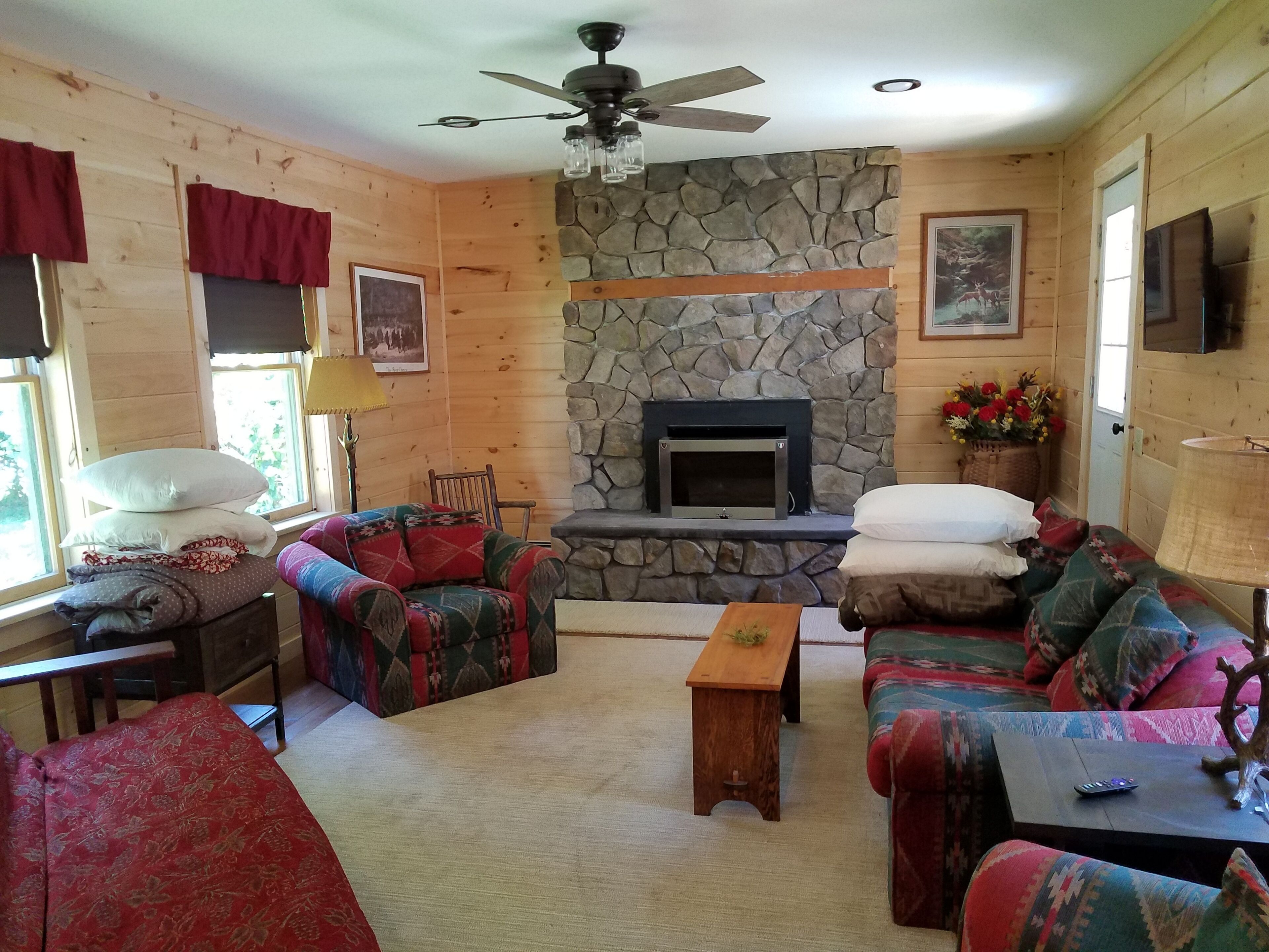 Télévision, cheminée