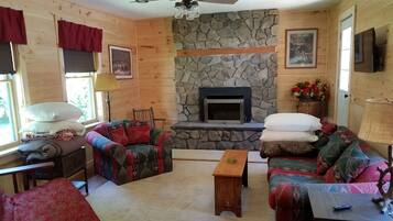 Televisie en een open haard