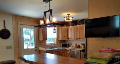 WARRENSBURG LOG -KABIN