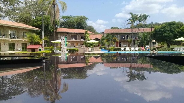 Outdoor pool - Hotel Campestre Aguamaco (Monterrey)