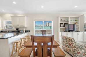 Dining - Sundancer, East. Beachfront 5BR Pool! PERFECT location. 😎 (Gulf Shores)