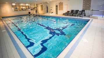 Hồ bơi trong nhà