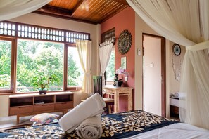 1 bedroom, in-room safe, desk, iron/ironing board