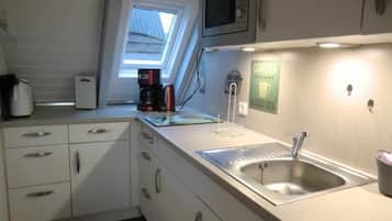 Kühlschrank, Mikrowelle, Geschirrspüler