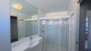 Bathtub