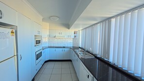 Microwave, dishwasher