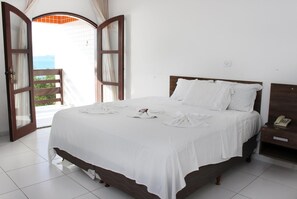 Kamer, 1 twee- of 2 eenpersoonsbedden | Een minibar, een bureau, een strijkplank/strijkijzer, gratis wifi
