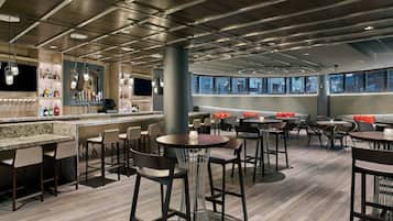 3 Bars/Lounges