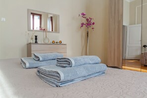 1 bedroom, iron/ironing board, WiFi, bed sheets