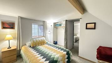 2 habitaciones, tabla de planchar con plancha, cuna de viaje y wifi