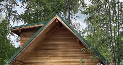 Talkeetna Log Cabin with Hot Tub Unit 2