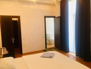 Deluxe Apartment, Multiple Beds | 3 bedrooms, Egyptian cotton sheets, premium bedding, down duvets - Sahil Residence (Baku)