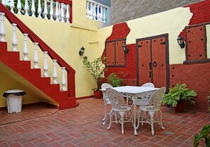 Tägliches einheimisches Frühstück gegen Gebühr