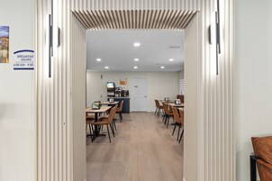 Free daily continental breakfast