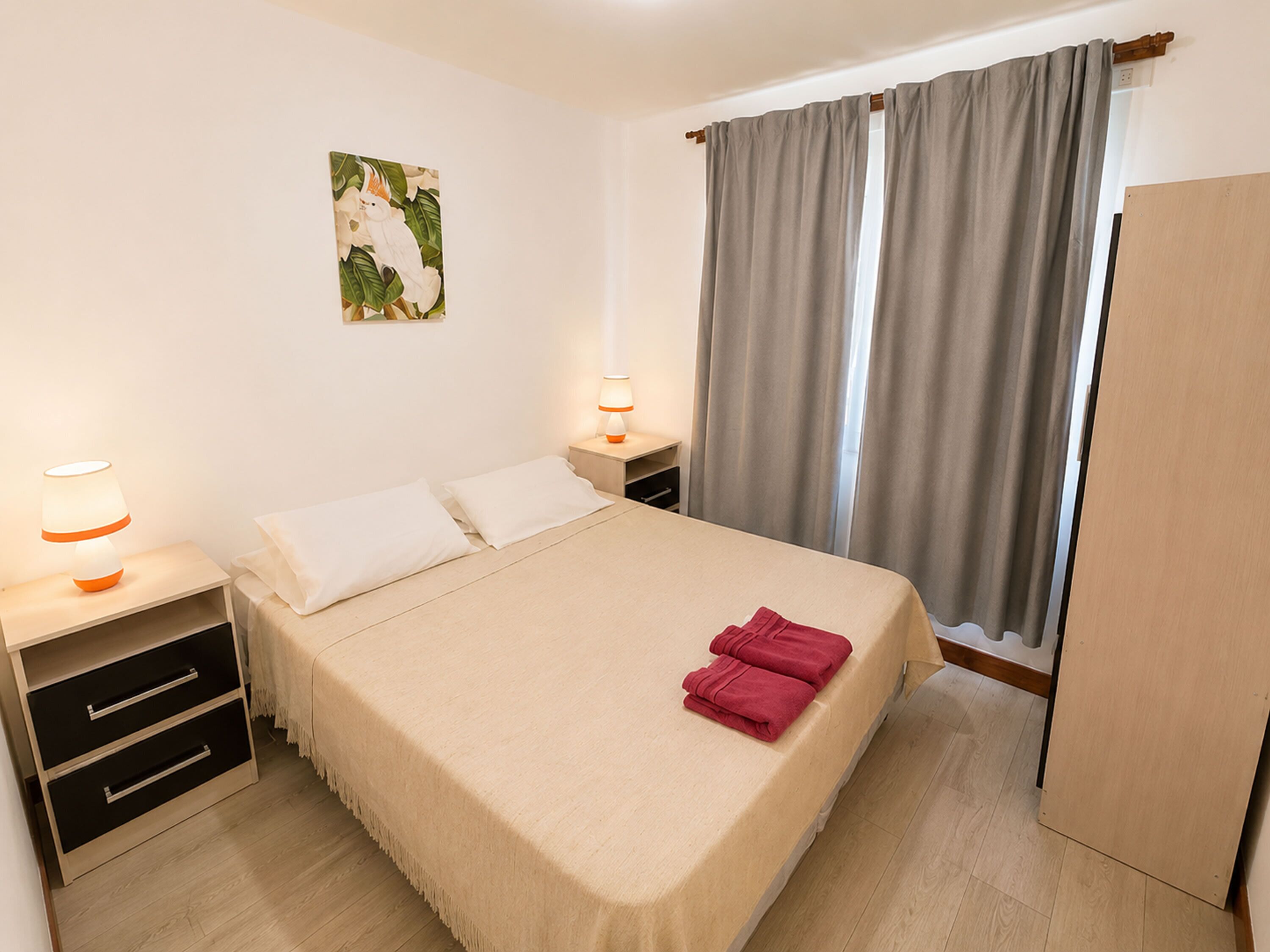 2 bedrooms, iron/ironing board, WiFi, bed sheets