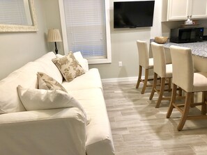 TV, lettore DVD, impianto stereo