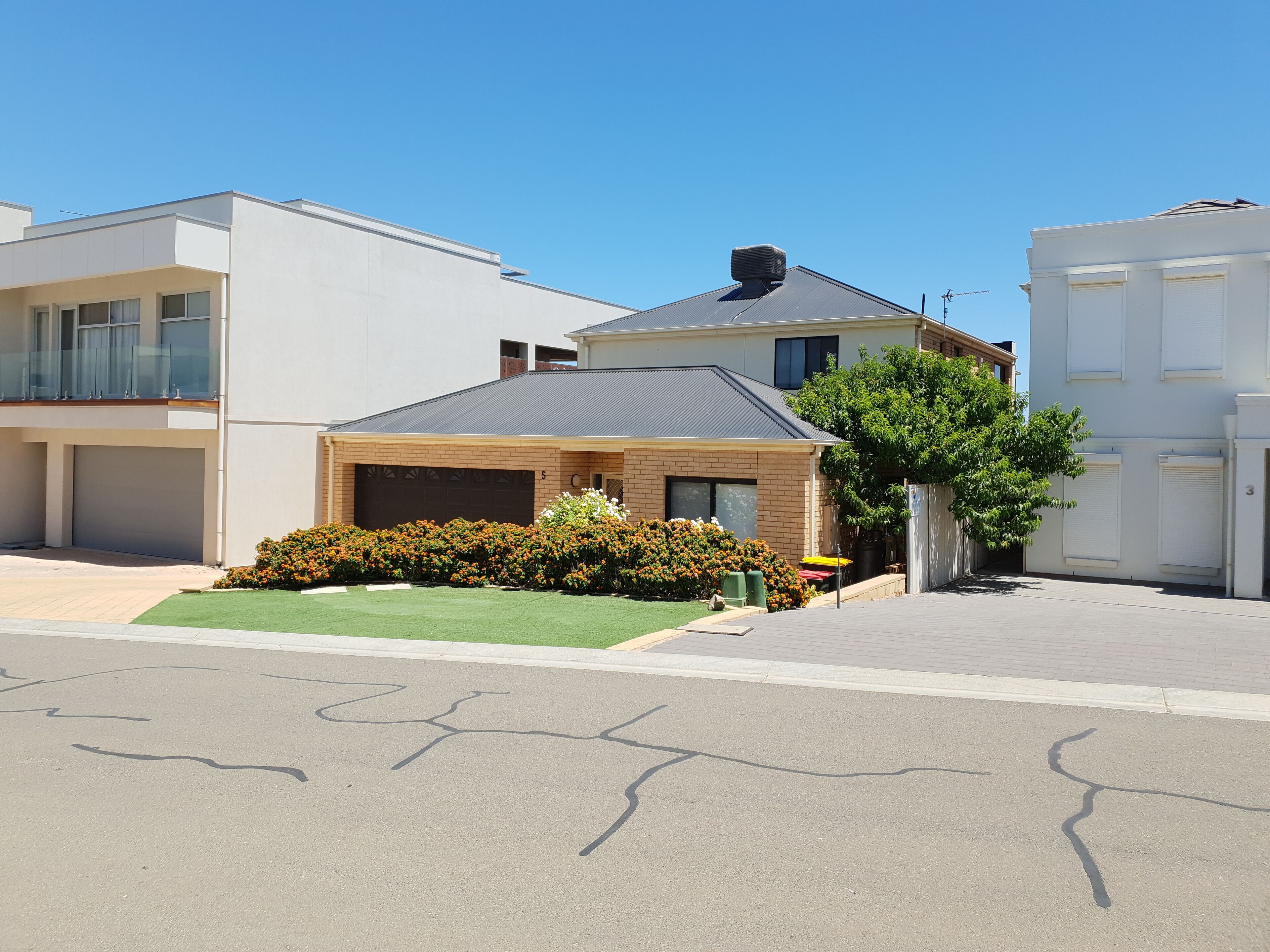 South Shores Pt Hughes — image 17