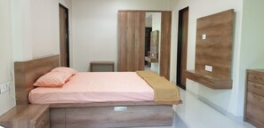 3 bedrooms, bed sheets