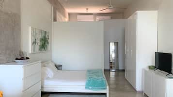 Business Studio | Hypo-allergenic bedding, pillowtop beds, soundproofing