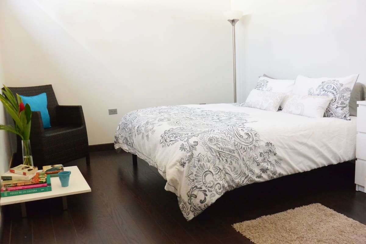 Basic Double Room, 1 Double Bed | Hypo-allergenic bedding available, pillowtop beds, laptop workspace