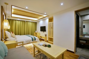 Premium bedding, individually decorated, individually furnished, desk