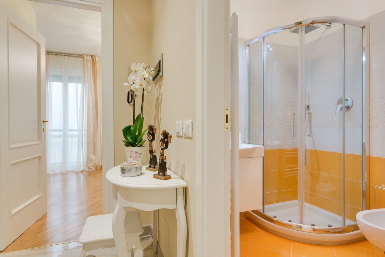 Dusche, Haartrockner, Bidet, Handtücher