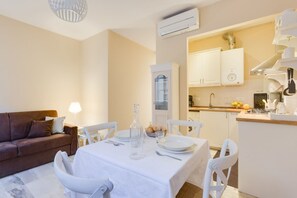Dining - A delightful apartment in Florence by Mmega (Firenze)