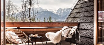 Beautiful apartment,  fireplace, 2 verandas with  mountain view and playground