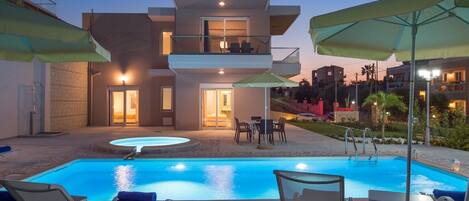 Piscine extérieure, piscine chauffée