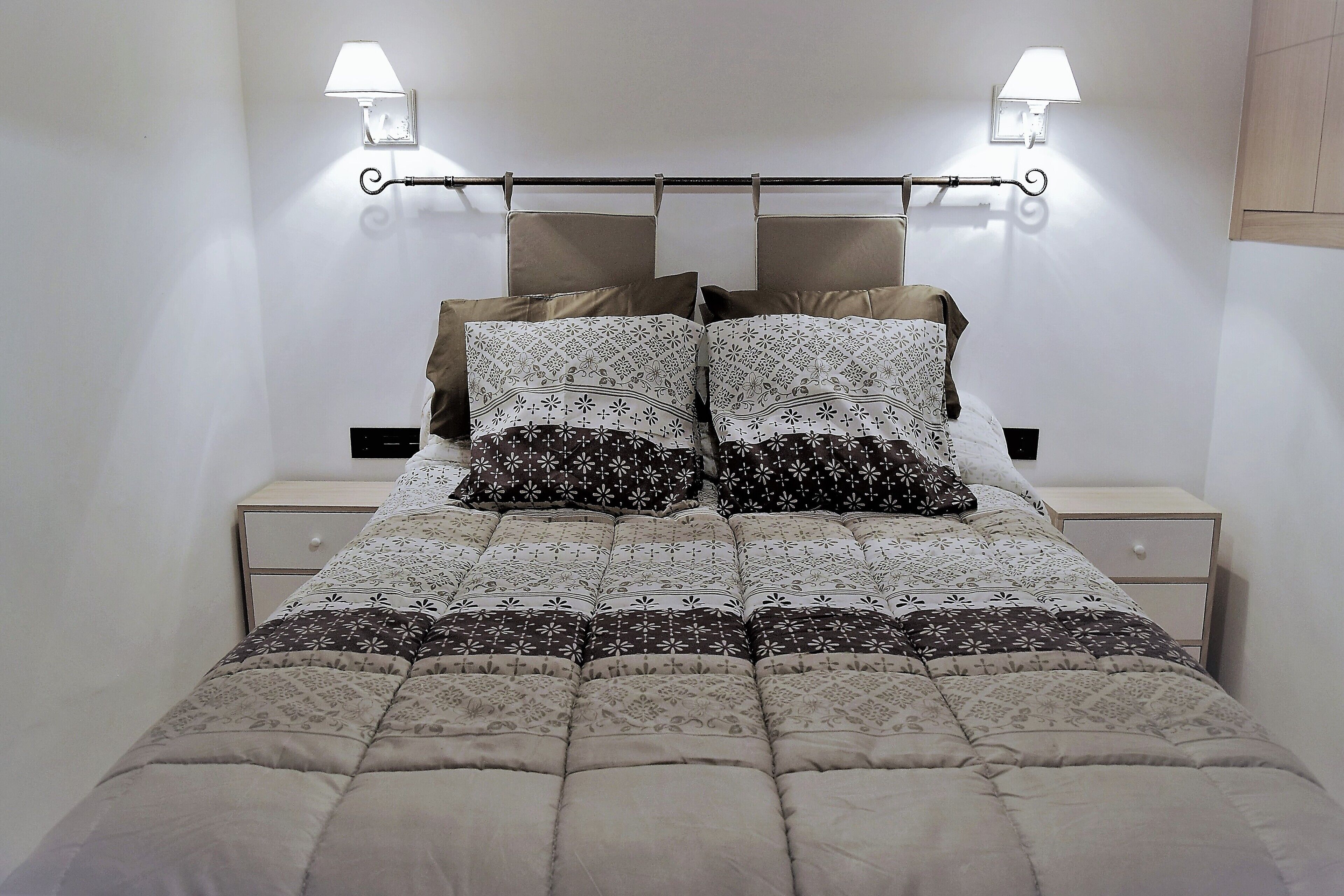 2 slaapkamers, een strijkplank/strijkijzer, reisbedje, wifi