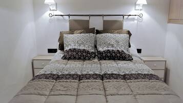 2 slaapkamers, een strijkplank/strijkijzer, reisbedje, wifi