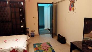 3 多间卧室、熨斗/熨衣板、WiFi、床单