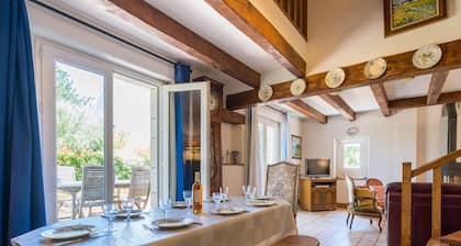 Große Villa in Carnac, 6 Zimmer, 12 Personen, nah an Strand, Wifi, Garten, Haustiere erlaubt