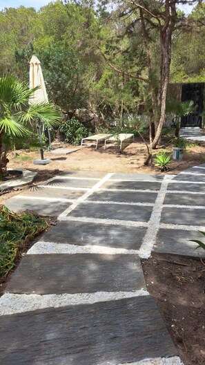 Property grounds - BEAUTIFUL APARTMENT 150M FROM THE BEACH in the best zojo of Migjorn-FREE WIFI (formentera)