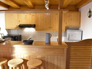 Kühlschrank, Herdplatte, Geschirrspüler