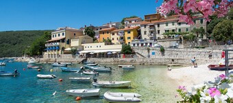 Private Villa, minutes from the beach, private pool, beautifully decorated