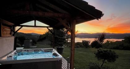 Gßte 4 étoiles, 10 pers, avec SPA, à 2 min du lac. Vue lac.