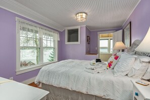 4 soverom, skrivebord, reiseseng for barn og wi-fi (inkludert)