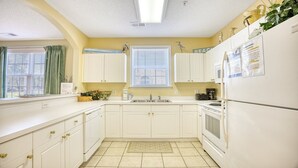 Coffee/tea maker, fridge, microwave, oven - 1024 River Crossing - Barefoot Resort Rentals (North Myrtle Beach)